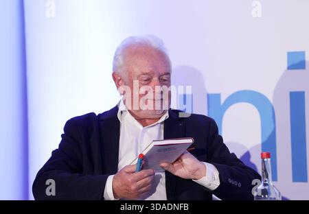 Wolfgang Kubicki Charity Talk Unterhaltung am Meer zugunsten von UNICEF Timmendorfer Strand *** Wolfgang Kubicki Charity Talk Unterhaltung am Meer zugunsten von UNICEF Timmendorfer Strand Stockfoto