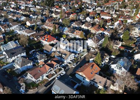 Luftaufnahme des Stadtteils München Waldtrudering/Neutrudering. Wohnhäuser, Wohnblöcke, Mehrfamilienhäuser, Mietwohnungen, Wohnsiedlungen, Grundstücke, Entwicklung, Neubau Wohnungen Bauindustrie, Neubau, Baufläche Stockfoto
