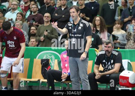 Trainer Torsten Jansen (HSV Hamburg). Handball, DAIKIN HBL, 1. Bundesliga, Saison 2025/2026, Spieltag 16: SC DHfK Leipzig vs. Handball Sport Verein Hamburg am 10. Dezember 2025 im Quarterback Immobilien Arena Leipzig. Stockfoto
