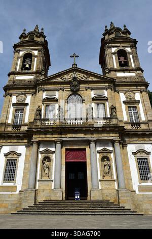 Die Basilika des Heiligtums von Bom Jesus vom Berg in Braga, Portugal Stockfoto