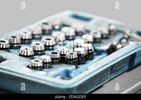 Bohrmaschine unterschiedlicher Größe Spindel Werkzeugköpfe alte Ausrüstung. Stockfoto
