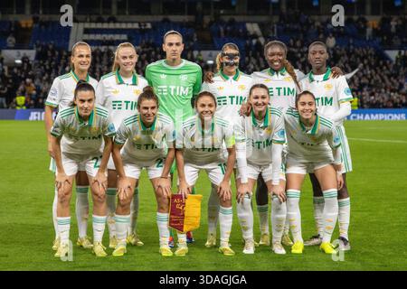 London, Großbritannien. Dezember 2025. Spieler von Roma vor dem Spiel zwischen Chelsea und Roma in der UEFA Women's Champions League - League Stage in Stamford Bridge, London, England am Mittwoch, den 10. Dezember 2025. Quelle: SPP Sport Pressefoto. /Alamy Live News Stockfoto