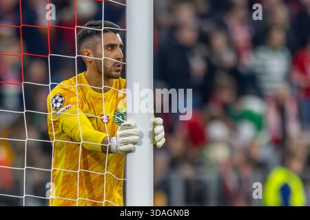 Dortmund, Deutschland 09. Dezember 2025: Champions League - 2025/2026 - FC Bayern München gegen Sporting Lissabon im Bild: Torhüter Rui Silva (Sporting CP) Stockfoto