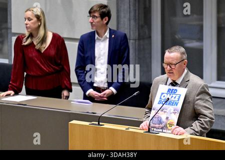 Brüssel, Belgien Dezember 2025. Stefaan Sintobin von Vlaams Belang auf einer Plenartagung des Flämischen Parlaments am Mittwoch, den 10. Dezember 2025 in Brüssel. BELGA FOTO DIRK WAEM Credit: Belga News Agency/Alamy Live News Stockfoto