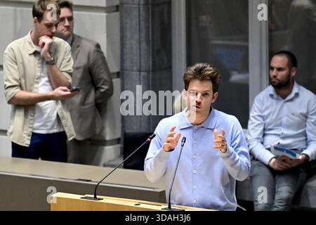 Brüssel, Belgien Dezember 2025. Bram Jaques von Groen auf einer Plenartagung des flämischen Parlaments am Mittwoch, den 10. Dezember 2025, in Brüssel. BELGA FOTO DIRK WAEM Credit: Belga News Agency/Alamy Live News Stockfoto