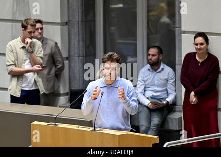 Brüssel, Belgien Dezember 2025. Bram Jaques von Groen auf einer Plenartagung des flämischen Parlaments am Mittwoch, den 10. Dezember 2025, in Brüssel. BELGA FOTO DIRK WAEM Credit: Belga News Agency/Alamy Live News Stockfoto