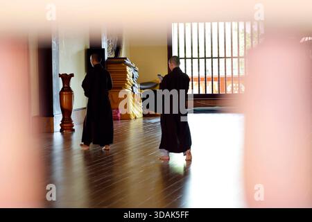 Truc Lam Chanh Giac Zen Kloster. Buddhistische Mönche. Cai Lay. Vietnam. Stockfoto