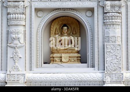 Truc Lam Chanh Giac Zen Kloster. Buddha sitzt in der Lotusposition. Siddhartha Gautama. Cai Lay. Vietnam. Stockfoto