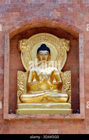 Truc Lam Chanh Giac Zen Kloster. Buddha sitzt in der Lotusposition. Siddhartha Gautama. Cai Lay. Vietnam. Stockfoto