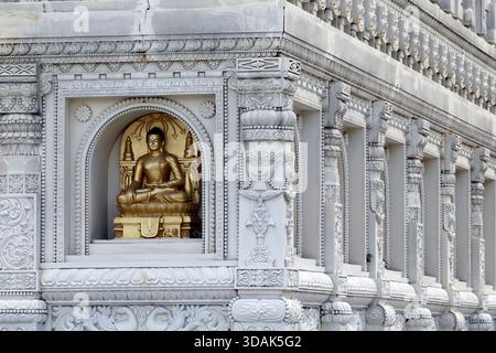 Truc Lam Chanh Giac Zen Kloster. Buddha sitzt in der Lotusposition. Siddhartha Gautama. Cai Lay. Vietnam. Stockfoto