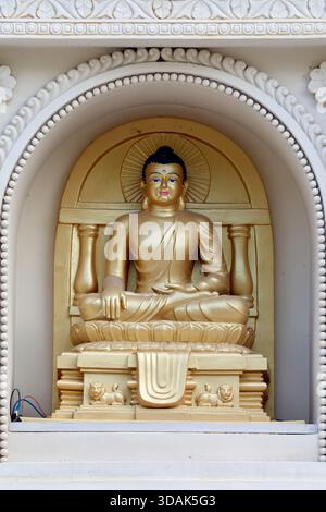 Truc Lam Chanh Giac Zen Kloster. Buddha sitzt in der Lotusposition. Siddhartha Gautama. Cai Lay. Vietnam. Stockfoto