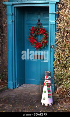 Weihnachtliche Eingangstür Stockfoto