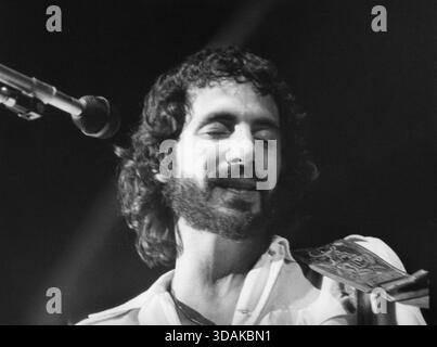 Aufnahme: 06.12.1975 Cat Stevens bei einem Konzert im Zirkus Krone in München. [Automatisierte Übersetzung] Stockfoto