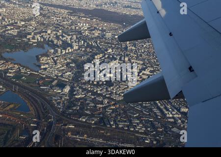 View over Paris, France from a plane window Stockfoto