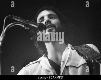 Aufnahme: 06.12.1975 Cat Stevens bei einem Konzert im Zirkus Krone in München. [Automatisierte Übersetzung] Stockfoto