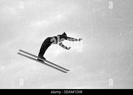 Athleten, die von der Schanze springen. [Automatisierte Übersetzung] Stockfoto