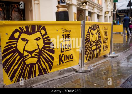 LONDON, GROSSBRITANNIEN. Februar 2025. Das Lion King Logo auf dem Lyceum Theatre in London City. Stockfoto
