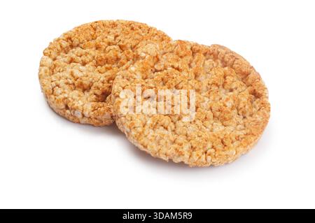 Studio-Aufnahme von Reiskuchen mit Marmitengeschmack vor weißem Hintergrund Stockfoto