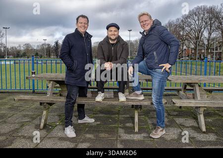 Amstertdam, Niederlande. Dezember 2025. AMSTERDAM, 11.12.2025, Sportpark ASV de Dijk. Interview mit den Kommentatoren Wytse van der Goot, Jeroen Elshoff und Vincent Schildkamp Credit: Pro Shots/Alamy Live News Stockfoto
