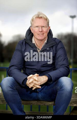 Amstertdam, Niederlande. Dezember 2025. AMSTERDAM, 11.12.2025, Sportpark ASV de Dijk. Interview mit Vincent Schildkamp, Kommentator des Fußballfernsehens Credit: Pro Shots/Alamy Live News Stockfoto