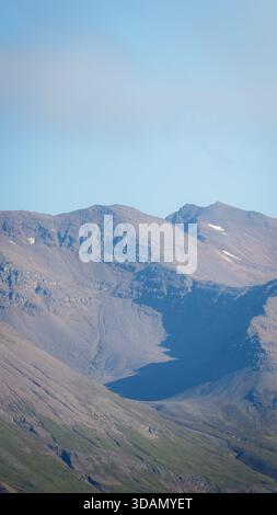 Akureyri, Island, 19. August 2025, Landschaften des Akureyri-Gebiets von Eyjafjörður, einem langen Fjord in Nordisland. Stockfoto