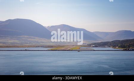 Akureyri, Island, 19. August 2025, Landschaften des Akureyri-Gebiets von Eyjafjörður, einem langen Fjord in Nordisland. Stockfoto