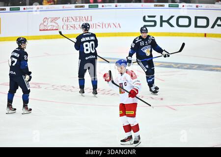 Liberec, Tschechische Republik. Dezember 2025. Roman Cervenka aus Tschechien feiert ein Tor während der Schweizer Hockeyspiele, Teil der Euro Hockey Tour Serie, Spiel Tschechische Republik gegen Finnland am 11. Dezember 2025 in Liberec, Tschechische Republik. Quelle: Radek Petrasek/CTK Photo/Alamy Live News Stockfoto