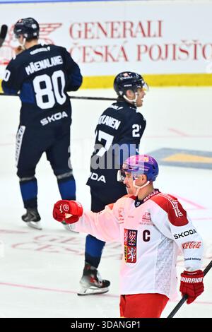 Liberec, Tschechische Republik. Dezember 2025. Roman Cervenka aus Tschechien feiert ein Tor während der Schweizer Hockeyspiele, Teil der Euro Hockey Tour Serie, Spiel Tschechische Republik gegen Finnland am 11. Dezember 2025 in Liberec, Tschechische Republik. Quelle: Radek Petrasek/CTK Photo/Alamy Live News Stockfoto