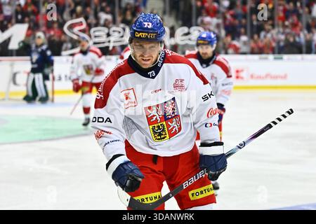 Liberec, Tschechische Republik. Dezember 2025. Ondrej Kase aus Tschechien während der Schweizer Hockeyspiele, die Teil der Euro Hockey Tour Serie waren, spielte Tschechische Republik gegen Finnland am 11. Dezember 2025 in Liberec, Tschechische Republik. Quelle: Radek Petrasek/CTK Photo/Alamy Live News Stockfoto