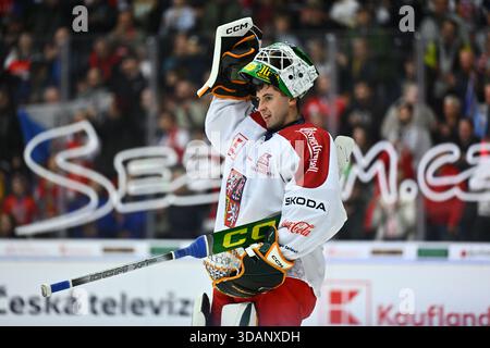 Liberec, Tschechische Republik. Dezember 2025. Torhüter Dominik Pavlat aus Tschechien während der Schweizer Hockeyspiele, Teil der Euro Hockey Tour Serie, spielte Tschechische Republik gegen Finnland am 11. Dezember 2025 in Liberec, Tschechische Republik. Quelle: Radek Petrasek/CTK Photo/Alamy Live News Stockfoto