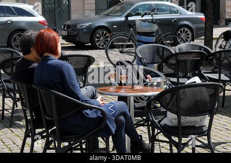 Kopenhagen, Dänemark, 20. Mai 2020.  Dänemark eröffnet ab dem 18 . Mai 200 die zweite Phase der Wiedereröffnung von Cafés und Restaurants für Dienstleistungen und Geschäfte auf der Grundlage von Anweisungen zur sozialen Entlassung der staaten in gesundheitlichen Fragen . (Foto: Francis Dean/DeanPictures) Stockfoto