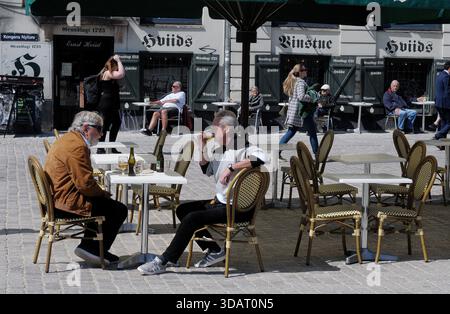 Kopenhagen, Dänemark, 20. Mai 2020.  Dänemark eröffnet ab dem 18 . Mai 200 die zweite Phase der Wiedereröffnung von Cafés und Restaurants für Dienstleistungen und Geschäfte auf der Grundlage von Anweisungen zur sozialen Entlassung der staaten in gesundheitlichen Fragen . (Foto: Francis Dean/DeanPictures) Stockfoto