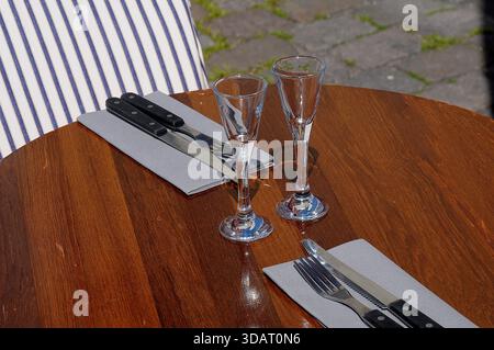 Kopenhagen, Dänemark, 20. Mai 2020.  Dänemark eröffnet ab dem 18 . Mai 200 die zweite Phase der Wiedereröffnung von Cafés und Restaurants für Dienstleistungen und Geschäfte auf der Grundlage von Anweisungen zur sozialen Entlassung der staaten in gesundheitlichen Fragen . (Foto: Francis Dean/DeanPictures) Stockfoto