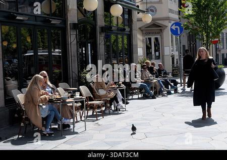 Kopenhagen, Dänemark, 20. Mai 2020.  Dänemark eröffnet ab dem 18 . Mai 200 die zweite Phase der Wiedereröffnung von Cafés und Restaurants für Dienstleistungen und Geschäfte auf der Grundlage von Anweisungen zur sozialen Entlassung der staaten in gesundheitlichen Fragen . Foto: Francis Dean/DeanPictures Stockfoto