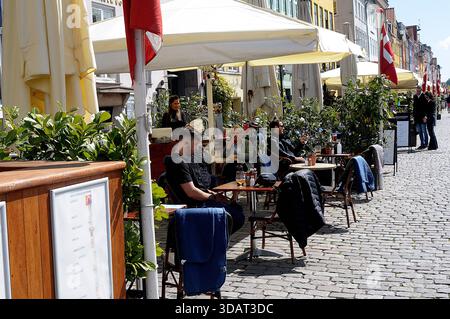 Kopenhagen, Dänemark, 20. Mai 2020.  Dänemark eröffnet ab dem 18 . Mai 200 die zweite Phase der Wiedereröffnung von Cafés und Restaurants für Dienstleistungen und Geschäfte auf der Grundlage von Anweisungen zur sozialen Entlassung der staaten in gesundheitlichen Fragen . Foto: Francis Dean/DeanPictures Stockfoto