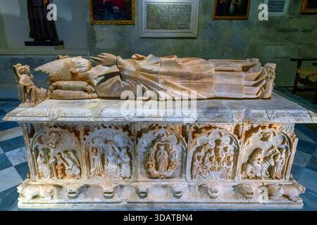 Kapelle St. James. Grab des Erzbischofs Gonzalo de Mena. Im Inneren der Kathedrale Santa María de la Sede in Sevilla, Andalusien. Stockfoto