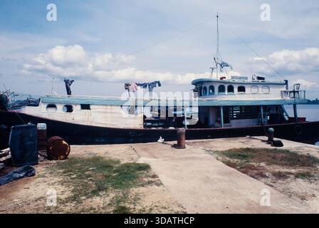 Indonesien, Pulau Batu, Batu-Inseln, vor der Westküste von Sumatra, Boot für den Personenverkehr von Sumatra zu den Steininseln, Kodak Elite Chrome ISO 100 EB, 2001 Stockfoto