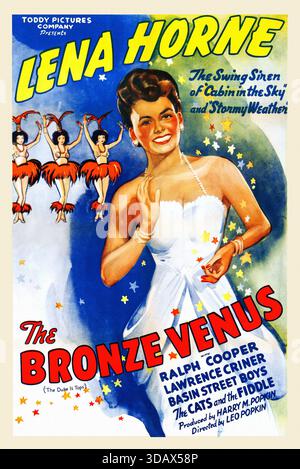 Die Bronze Venus (Toddy Pictures, R-1943). Originaltitel: Der Herzog ist Tops. Lena Horne debütierte 1938 mit der Veröffentlichung des komplett schwarzen Musicals The Duke Is Tops. 1943 wurde der Film nach ihren großen Erfolgen in Cabin in the Sky und Stormy Weather in der Bronze Venus umbenannt, wobei Horne in der Werbekampagne eine prominente Rolle spielte. In einer typischen Backstage-Geschichte spielt Horne eine kleine Sängerin, die zwischen zwei Männern zerrissen ist, ihrem alten Freund und Co-Star Duke (Ralph Cooper) und dem schlauen Talentscout Marshall (Monte Hawley), der ihr die Big Time verspricht. Stockfoto