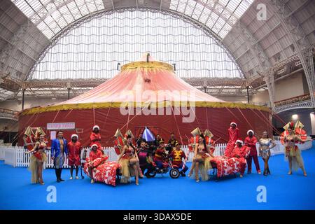 London, Großbritannien. Dezember 2025. Künstler beim Winter Funland 2025 Photocall, der vom 13. Dezember 2025 bis 4. Januar 2026 im Olympia London stattfindet. Quelle: Justin Ng/Alamy Live News. Stockfoto