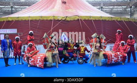 London, Großbritannien. Dezember 2025. Künstler beim Winter Funland 2025 Photocall, der vom 13. Dezember 2025 bis 4. Januar 2026 im Olympia London stattfindet. Quelle: Justin Ng/Alamy Live News. Stockfoto