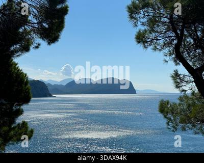 Malerischer Blick auf die blaue Adria Stockfoto