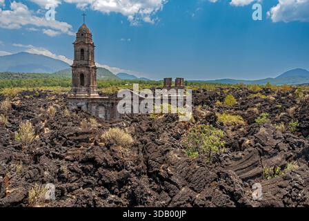 Antike Kirche San Juan Parangaricutiro, Michoacán, Mexiko Stockfoto
