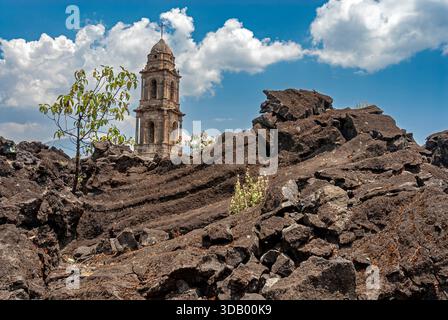 Antike Kirche San Juan Parangaricutiro, Michoacán, Mexiko Stockfoto