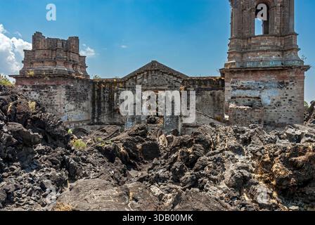 Antike Kirche San Juan Parangaricutiro, Michoacán, Mexiko Stockfoto