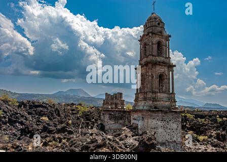 Antike Kirche San Juan Parangaricutiro, Michoacán, Mexiko Stockfoto