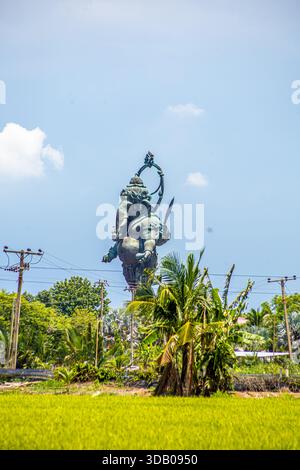 Chachoengsao Thailand - 12. August 2025: Ganesha Bigest in Chachoengsao, sehr berühmt für thailänder und Ausländer in Thailand Stockfoto