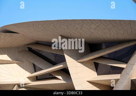 Doha, Katar - 10. Dezember 2025: Das Nationalmuseum von Katar Stockfoto