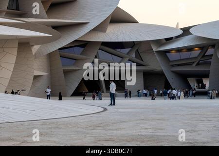 Doha, Katar - 10. Dezember 2025: Das Nationalmuseum von Katar Stockfoto