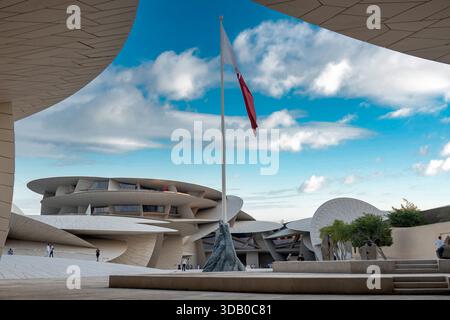 Doha, Katar - 10. Dezember 2025: Das Nationalmuseum von Katar Stockfoto