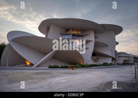 Doha, Katar - 10. Dezember 2025: Das Nationalmuseum von Katar Stockfoto